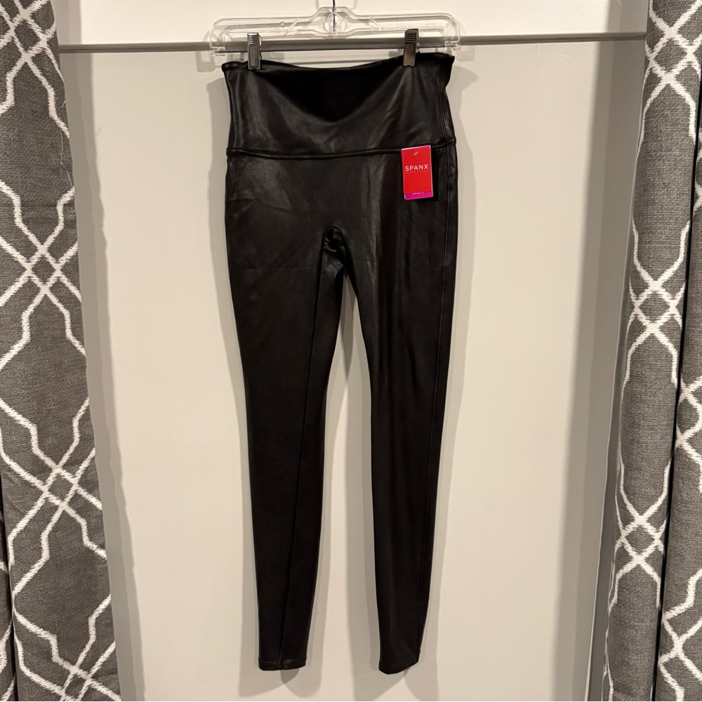 NWT Spanx Shape Faux Leather Leggings Pants Women Large 2437 Mob wife Nylon stre